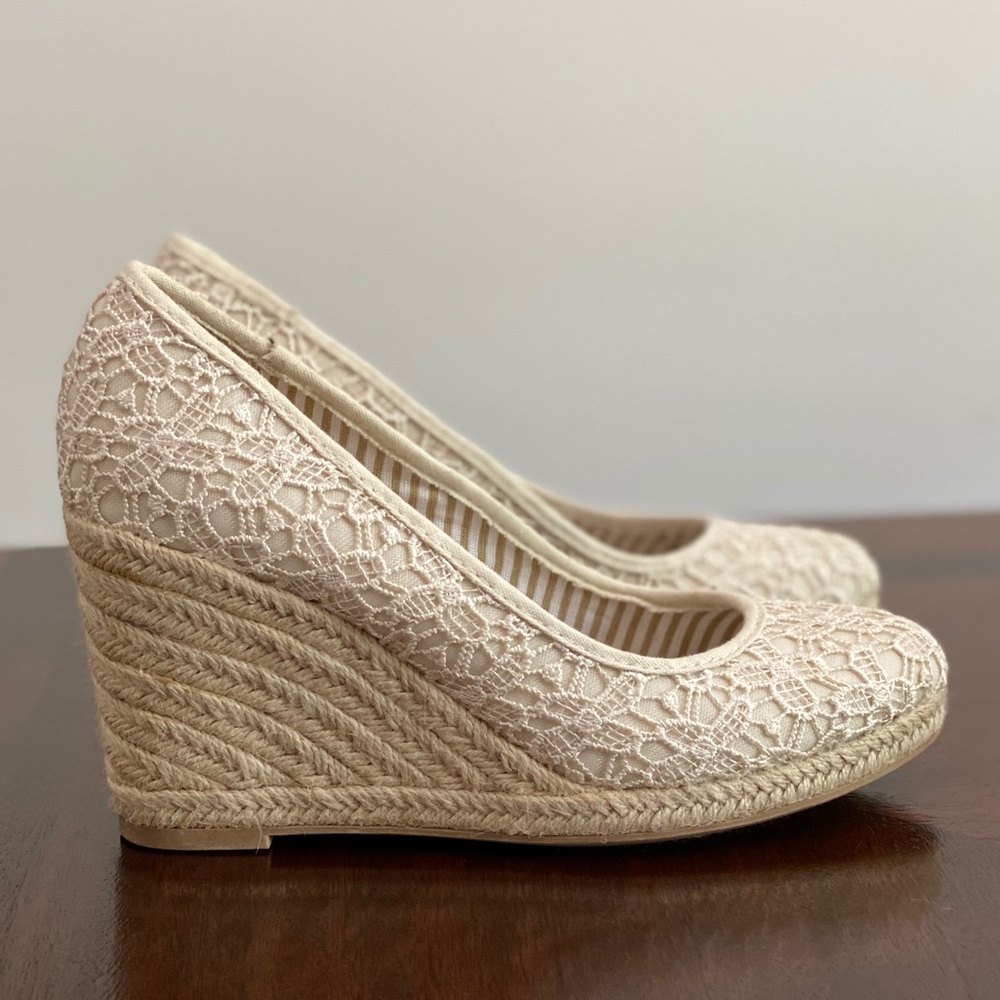 Cream Wedges
